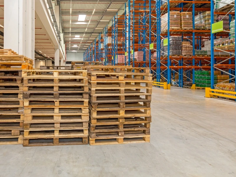 Phân loại pallet: gỗ, nhựa, kim loại, giấy – Ưu và nhược điểm